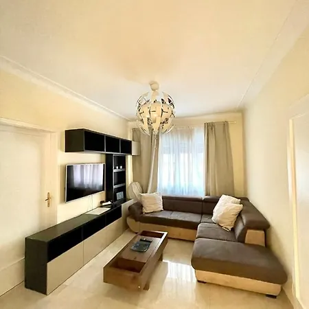 Apartment Lungo Il Canale - Via Trento - 6 Persone Triest