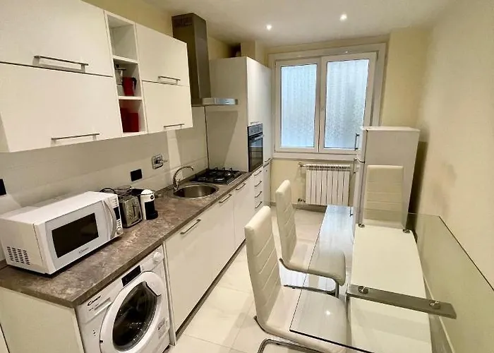 Lungo Il Canale - Via Trento - 6 Persone